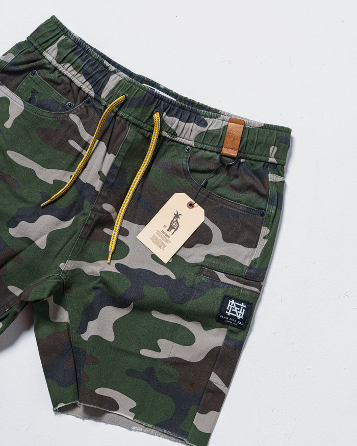 GOAT SHORTS - TRADITIONAL CAMO