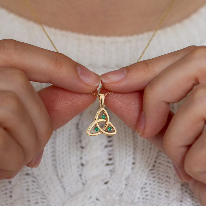 Solvar 14K Gold Emerald Trinity Knot Pendant