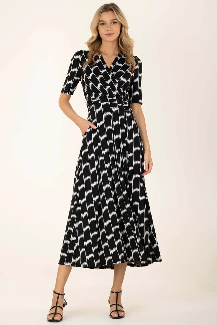 AKAYLA JERSEY MAXI DRESS (BLACK GEO)
