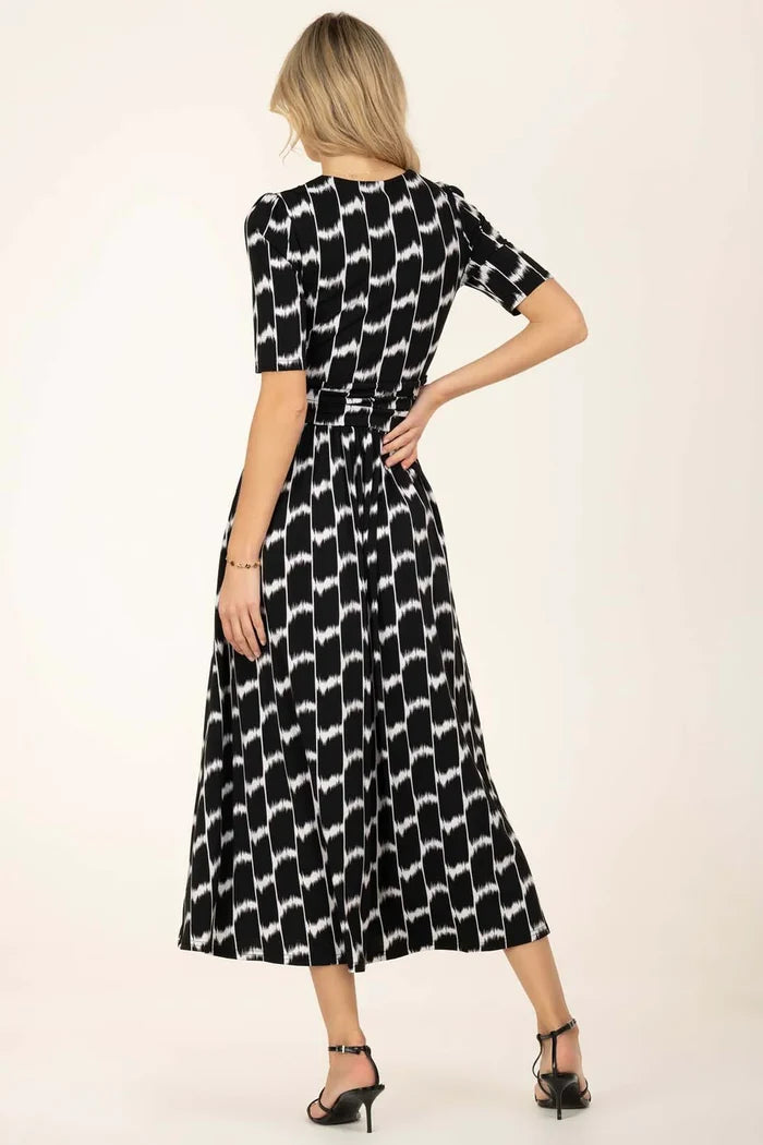 AKAYLA JERSEY MAXI DRESS (BLACK GEO)