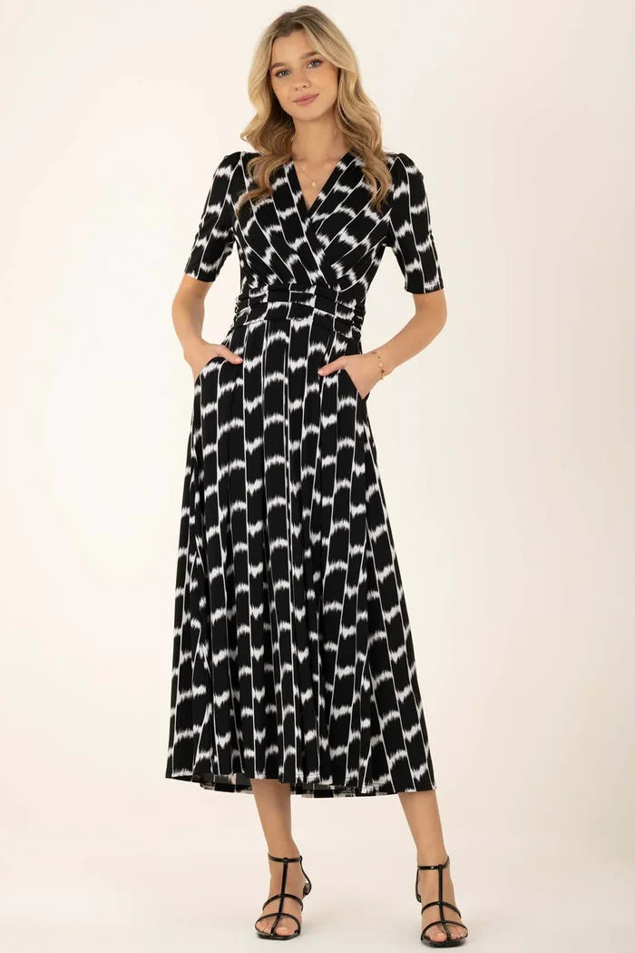AKAYLA JERSEY MAXI DRESS (BLACK GEO)