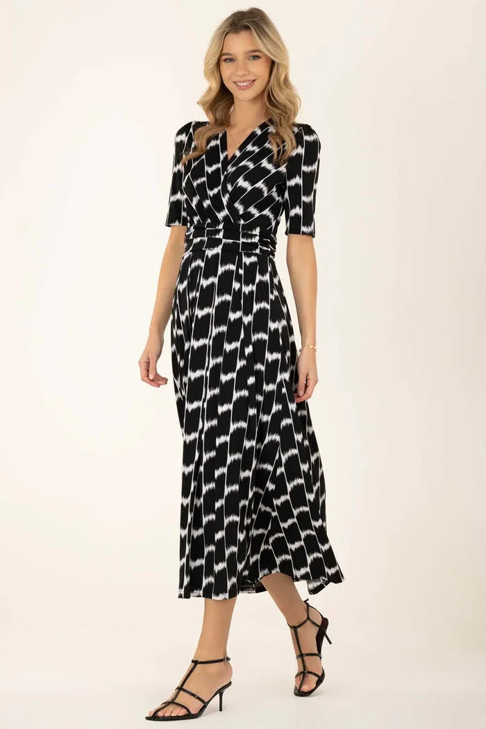 AKAYLA JERSEY MAXI DRESS (BLACK GEO)