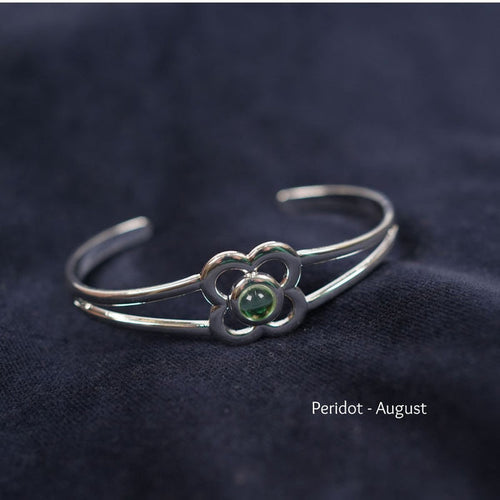 Art Pewter Birthstone Bangle - Silver Plated Pewter - Made in Scotland - August (Peridot) - Heritage Of Scotland -