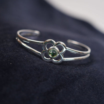 Art Pewter Birthstone Bangle - Silver Plated Pewter - Made in Scotland - August (Peridot) - Heritage Of Scotland -