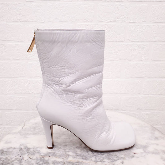 BOTTEGA VENETA WHITE LEATHER SQUARE TOE BOOTIES WITH ZIPPER DETAIL - SIZE 40