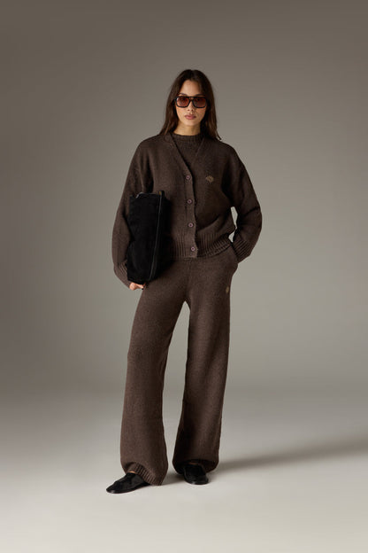 FLUFFY KNIT EMBLEM EMBROIDERED JOGGER - BROWN