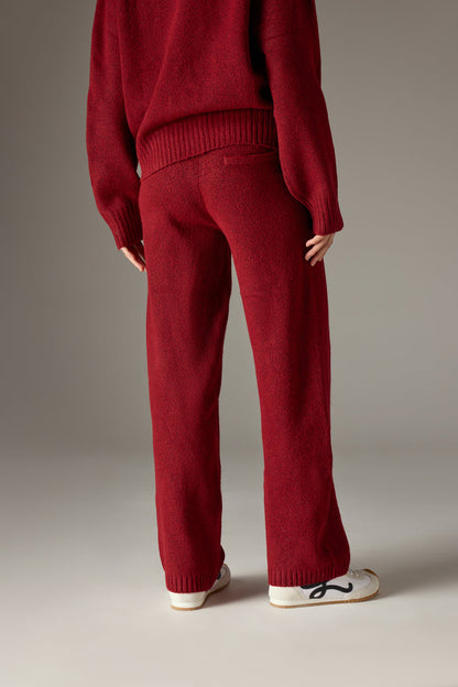 FLUFFY KNIT EMBLEM EMBROIDERED JOGGER - BURGUNDY