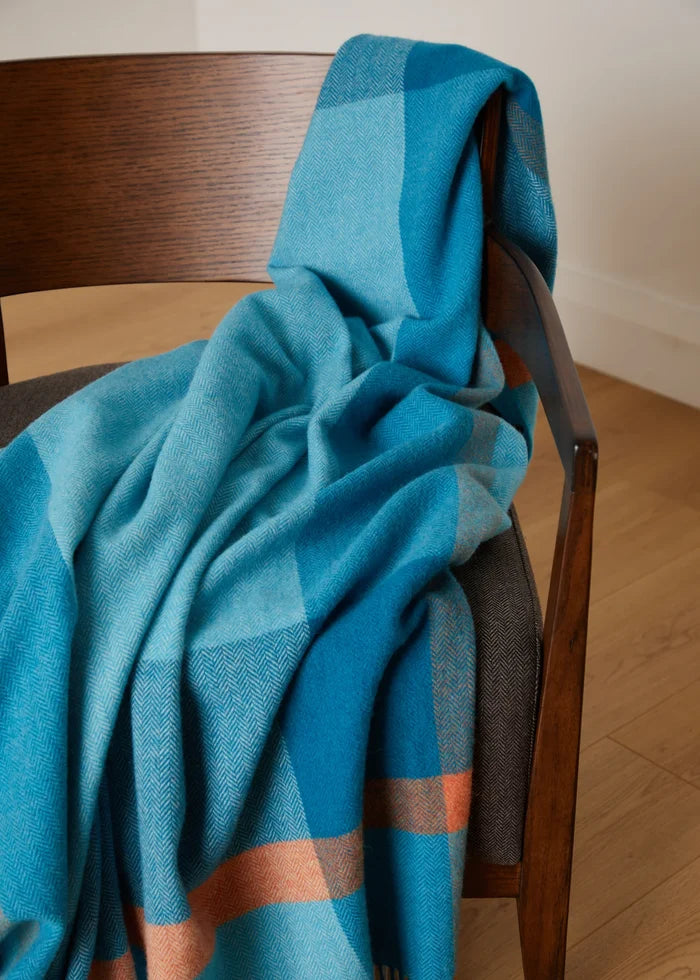 Foxford Lambswool Throw | Oisin