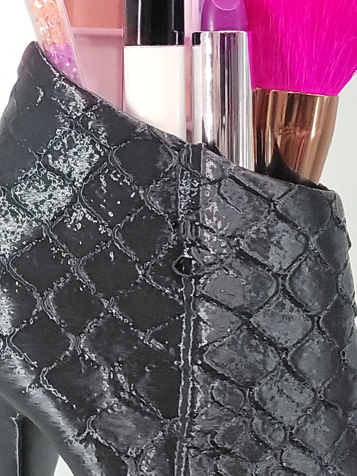Glam High Heel Brush Holder – Stylish Makeup Organizer - RFE Marketing Ventures