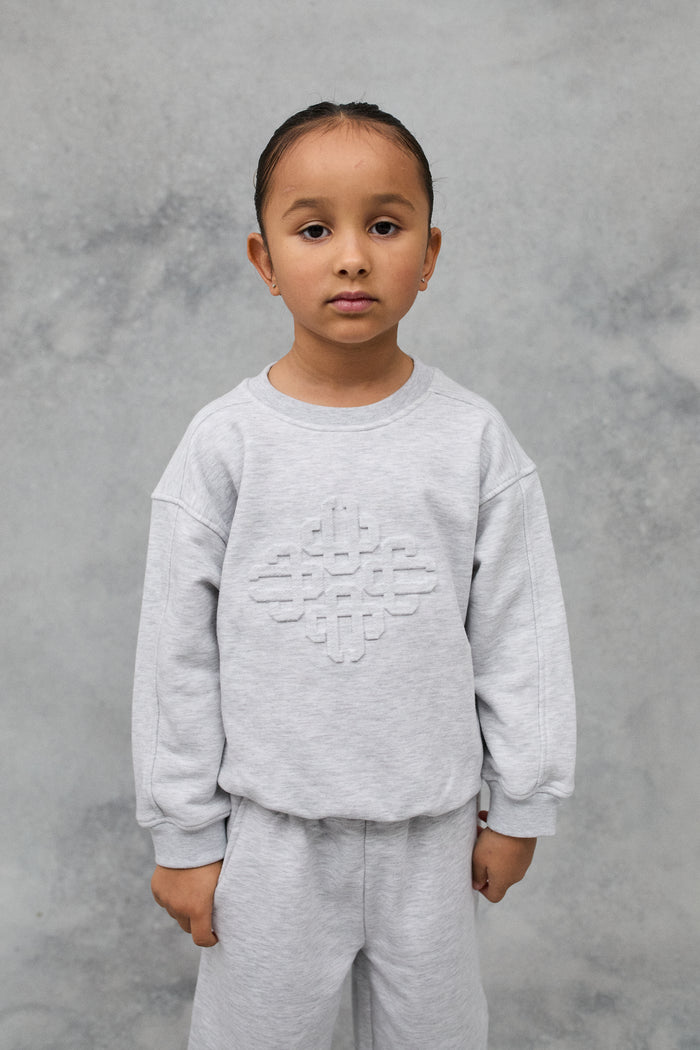 JNR EMBOSSED EMBLEM SWEATSHIRT - GREY MARL