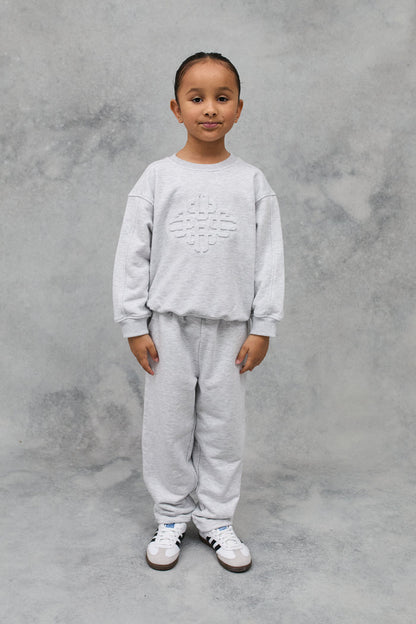 JNR EMBOSSED EMBLEM SWEATSHIRT - GREY MARL