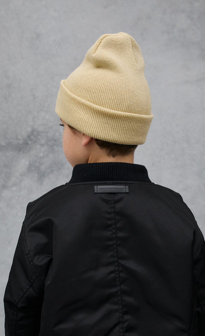 KIDS EMBLEM BADGE BEANIE - BEIGE