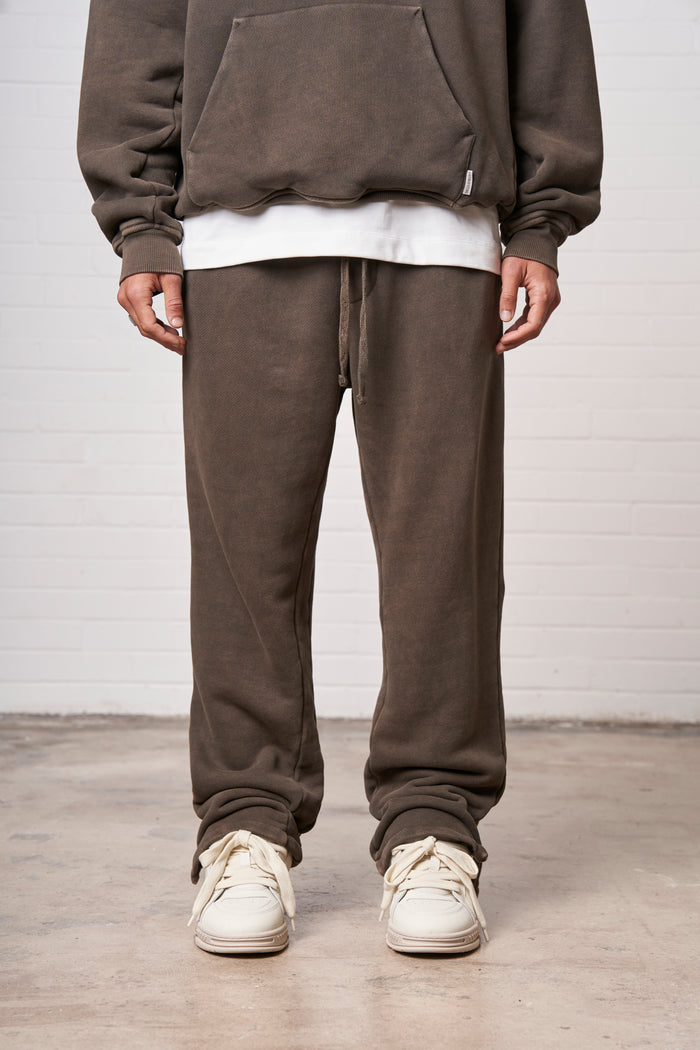 LAUNDERED CLASSICS JOGGERS - WASHED BROWN