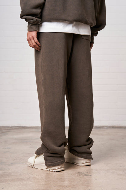 LAUNDERED CLASSICS JOGGERS - WASHED BROWN