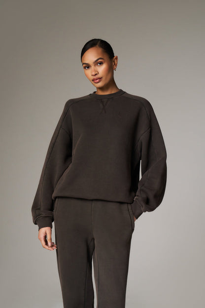 LAUNDERED CLASSICS SEAM DETAIL SWEATSHIRT - WASHED BROWN