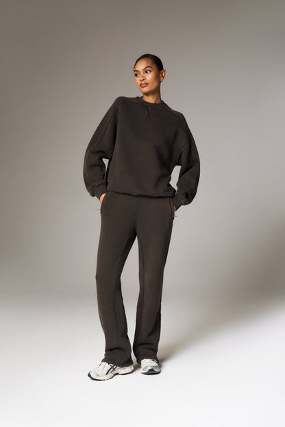 LAUNDERED CLASSICS SEAM DETAIL SWEATSHIRT - WASHED BROWN