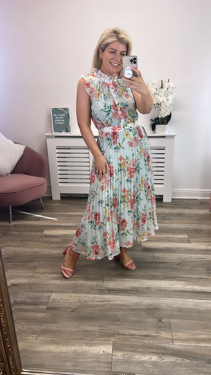 Lilium Long Pleated Dress (White)