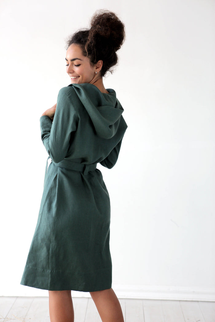 Linen Bathrobe CALLA with a hood in Green