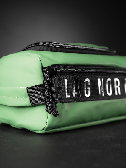 MOMENTUM TOILETRY CASE 2.5L - GREEN