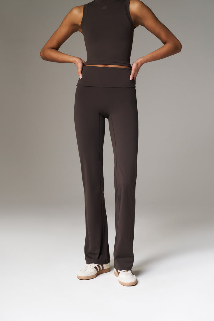 SCULPTING STRETCH FOLDOVER WAISTBAND YOGA PANTS - CHOCOLATE