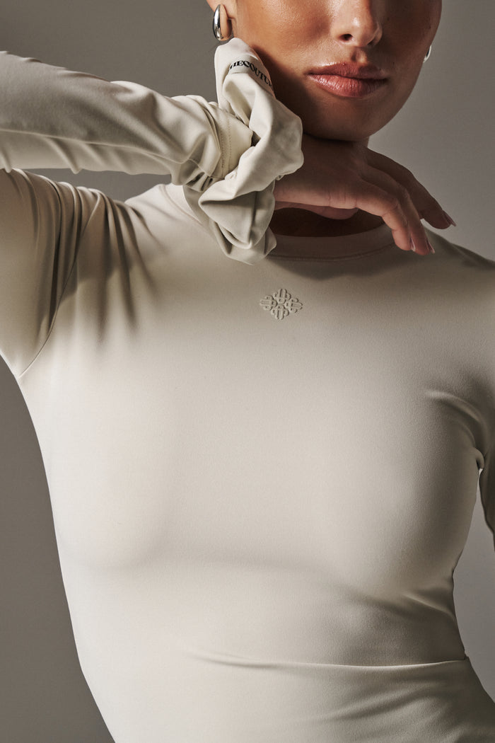 SCULPTING STRETCH LONG SLEEVE TOP - BONE