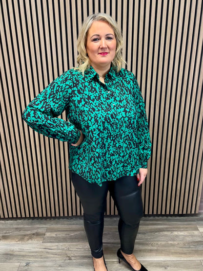 VIKARMA SHIRT (GREEN GRAPHIC)