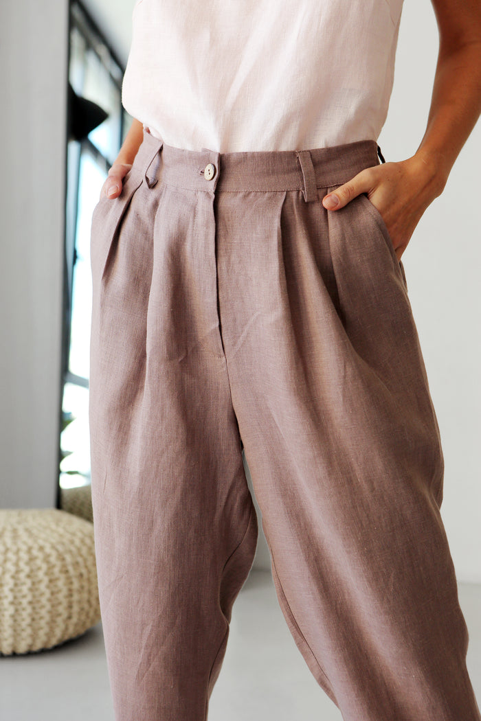 Women’s Linen Pants with Pleats CEDAR in Latte